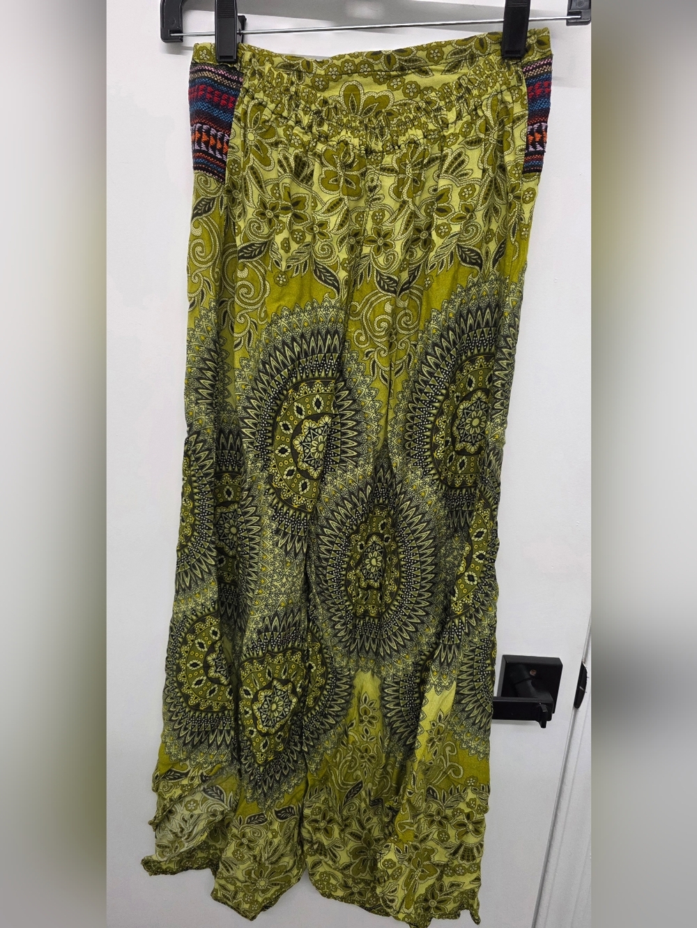 Bohemian Sunburst Wide Leg Capri Pants — Yellow Green - Picture 2 of 3